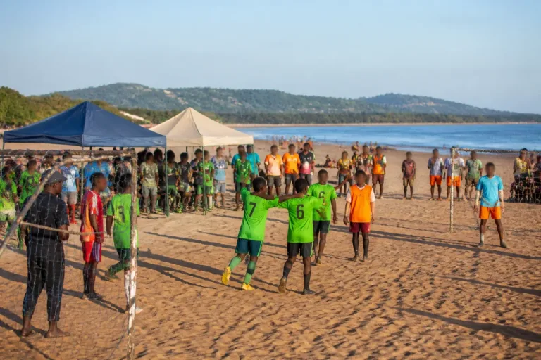 Tournoi de Sakouli : des jeunes de toute l'île se retrouvent sur le sable pour créer du lien