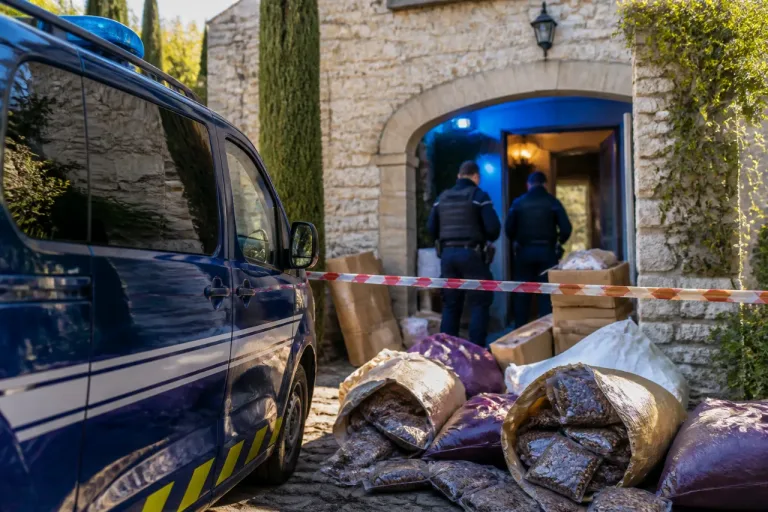 Trafic de kétamine démantelé: perquisitions à Saint‑Paul‑de‑Vence, quatre interpellations
