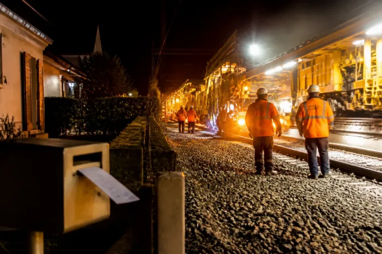 Travaux ferroviaires nocturnes: à Chartres, élus sur le terrain, riverains sous tension