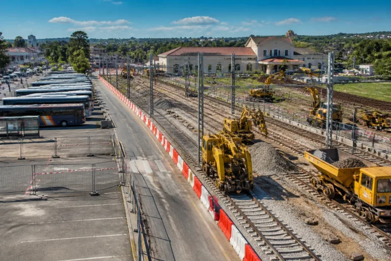 Travaux massifs à Bourgoin‑Jallieu : aucun TER entre Lyon et Grenoble durant le week‑end du 14‑Juillet