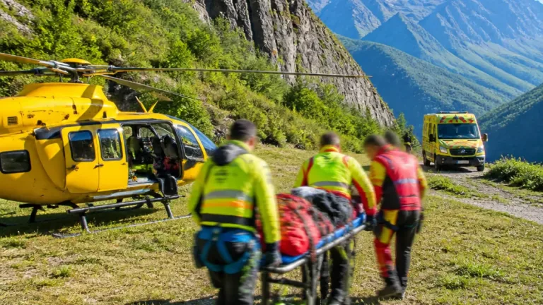 Trois sauvetages en montagne en une journée : un randonneur évacué aux urgences