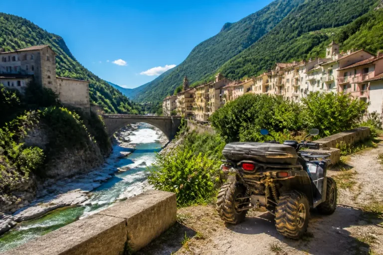 Trois septuagénaires azuréens meurent en quad en Ligurie, face à La Brigue