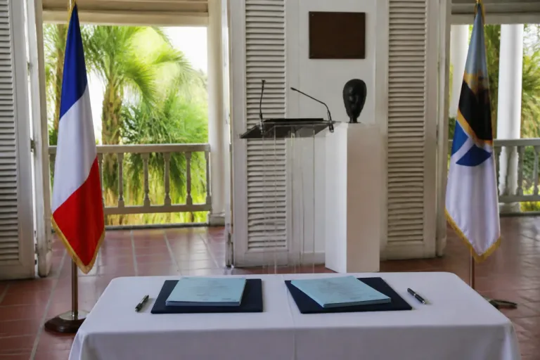 Un accord-cadre ouvre des négociations vers plus d’autonomie en Martinique