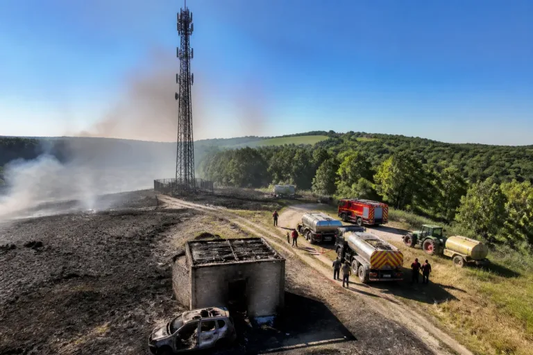 Un feu déclenché par une disqueuse détruit un demi‑hectare et perturbe le réseau à Laroquebrou