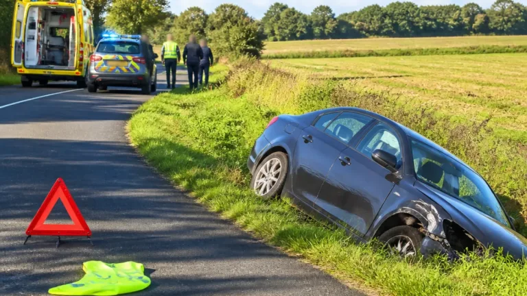 Un homme de 68 ans trouve la mort sur la D9 à Plouhinec : une enquête ouverte