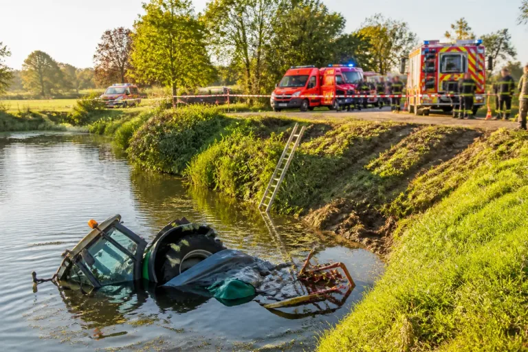 Un homme décède après la chute de son tracteur dans un étang à Saint‑Augustin‑des‑Bois