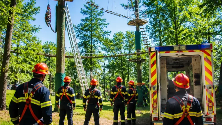 Un homme décroché à 10 m dans un parc de loisirs de Mesnard-la-Barotière