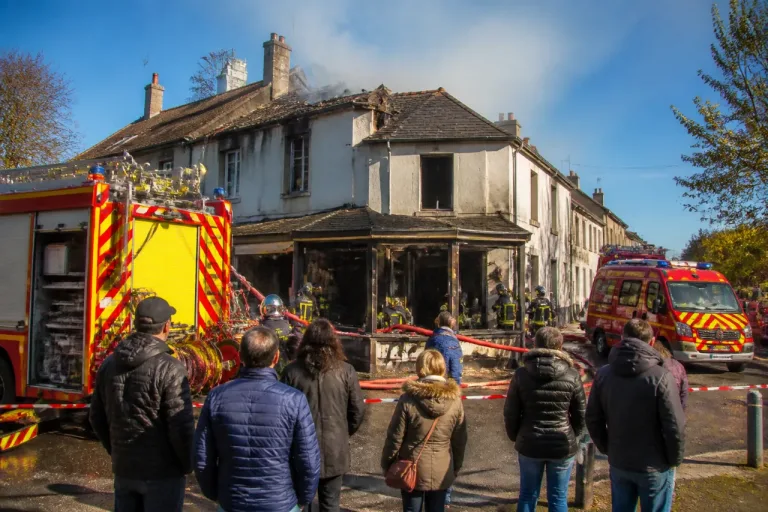 Un incendie dévaste une pizzeria à Imphy, un important dispositif de secours mobilisé