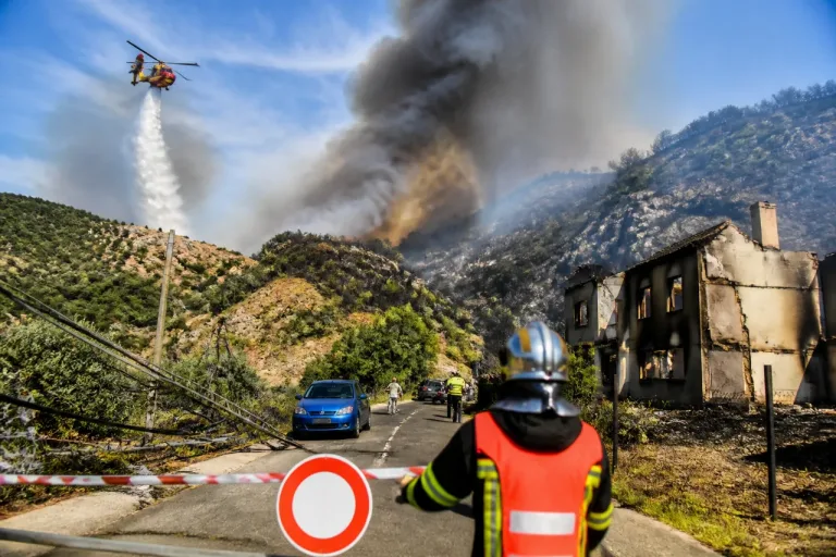 Un incendie ravage 250 hectares à Carlencas‑et‑Levas, 250 pompiers engagés