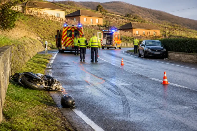 Un motard de 18 ans tué sur la D313 à Saint-Apollinaire, le Rhône enregistre un 25e décès routier