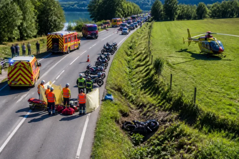 Un motarde grièvement blessée près de Murs-et-Gélignieux : évacuation héliportée vers Lyon