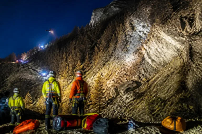 Un pompier volontaire de 22 ans tué en intervention sur un feu en Savoie