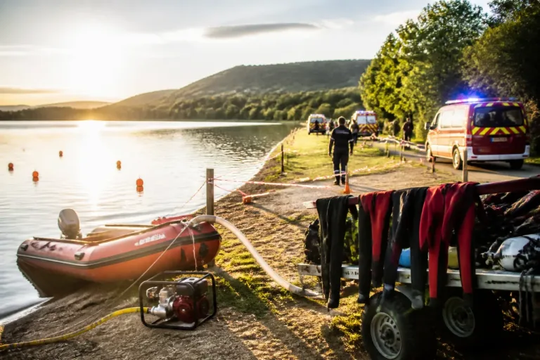 Un sexagénaire disparaît en baignade au lac de Clairvaux‑les‑Lacs, les recherches se poursuivent