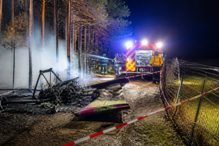 Un ULM s’embrase près d’une forêt de pins à Pressignac‑Vicq : les pompiers maîtrisent le sinistre