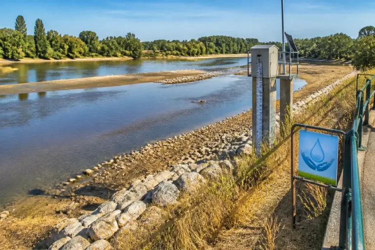Val-de-Marne en vigilance sécheresse: prudence sur l’eau et suivi des rivières