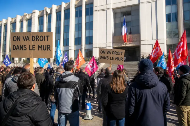 Valence : nouvelle mobilisation d’agents devant le conseil départemental