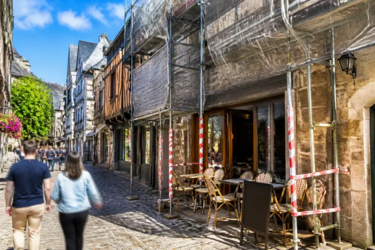 Vannes. La Crêperie de Jeanne rouvre après la sécurisation d’une façade