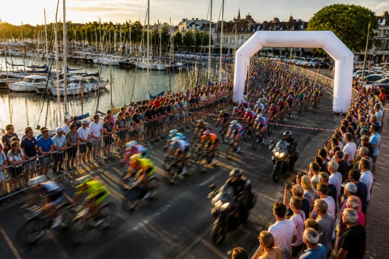 Vannes: le Grand Prix cycliste s’élance ce soir sur le port avec plus de 130 engagés