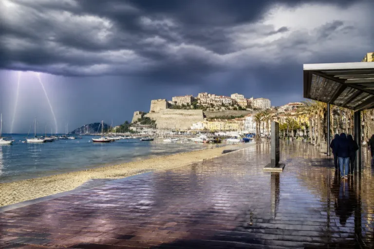 Vigilance jaune aux orages en Haute-Corse cet après‑midi : secteurs ciblés et conseils
